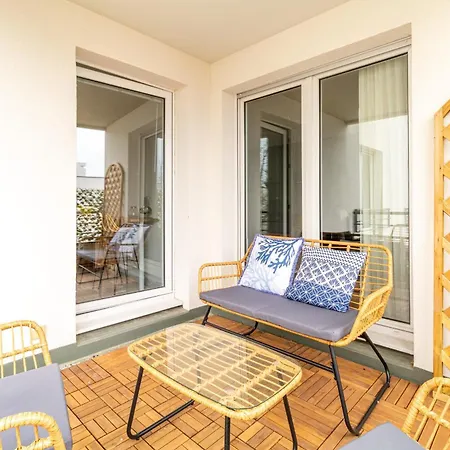 Of 75 M2 With Terrace In *